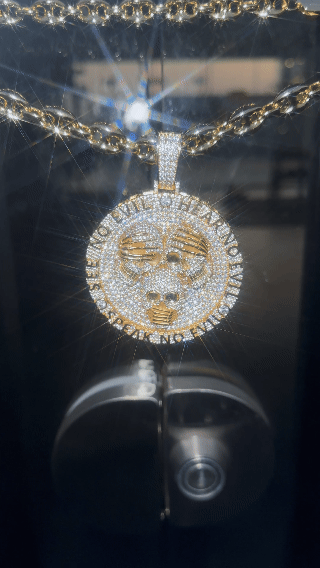 Street Style | ¡°Hear No Evil, See No Evil, Speak No Evil¡± Pendant