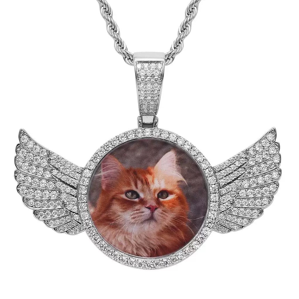 Commemorative Round Winged Photo Frame Pendant — Creative DIY & Customization from Your Own Image