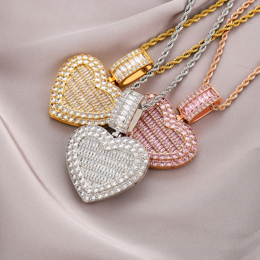 Commemorative Photo Locket Pendant — Heart-Shaped Flip-Open Design, Micro-Pavé Set with Full Zirconia