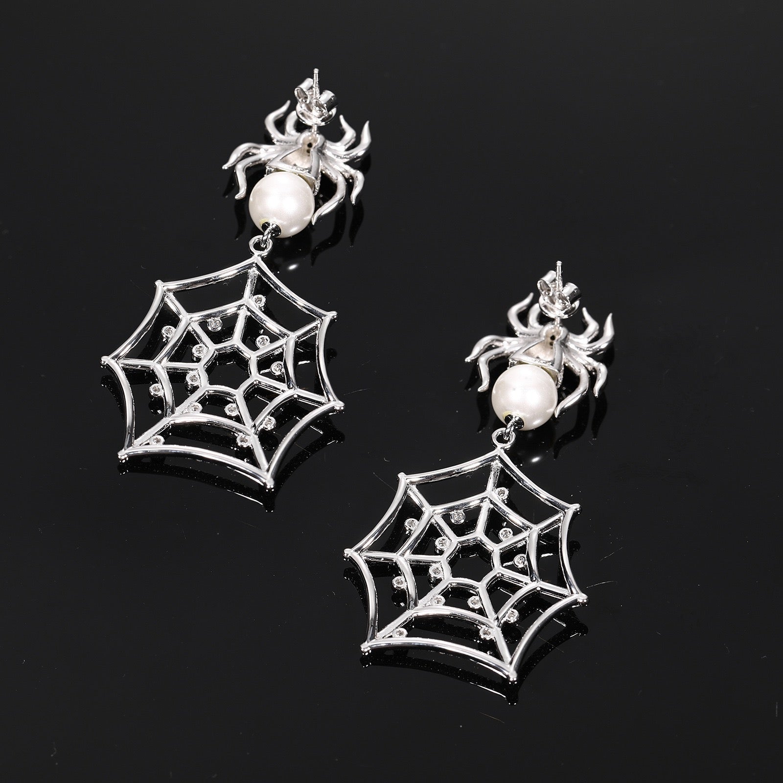 Hip-Hop Style S925 Silver &amp; Moissanite Quirky Spiderweb Stud Earrings – Trendy, High-End Accessory