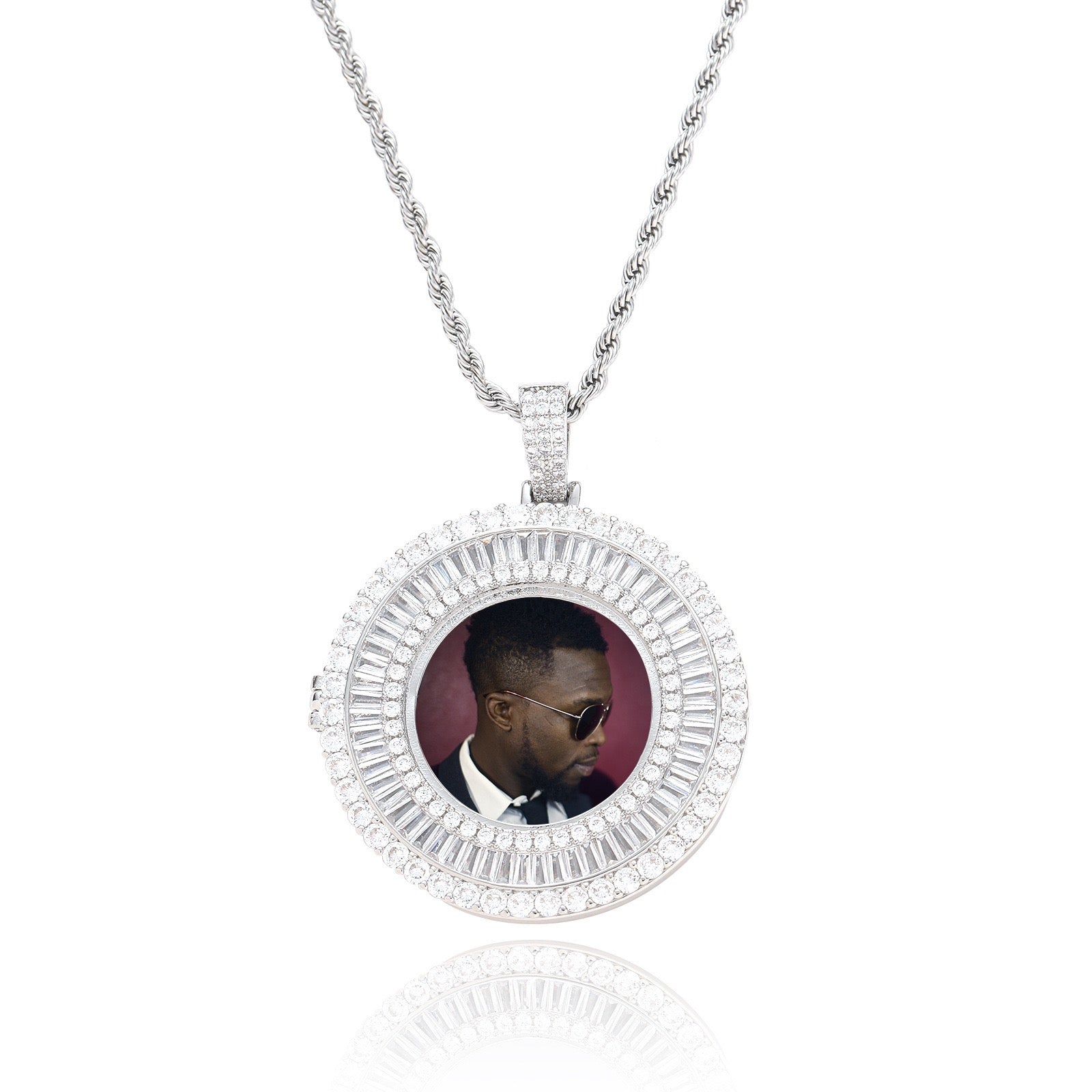 Personalized Round Photo Frame Pendant — DIY Creative Design with Square Zircon
